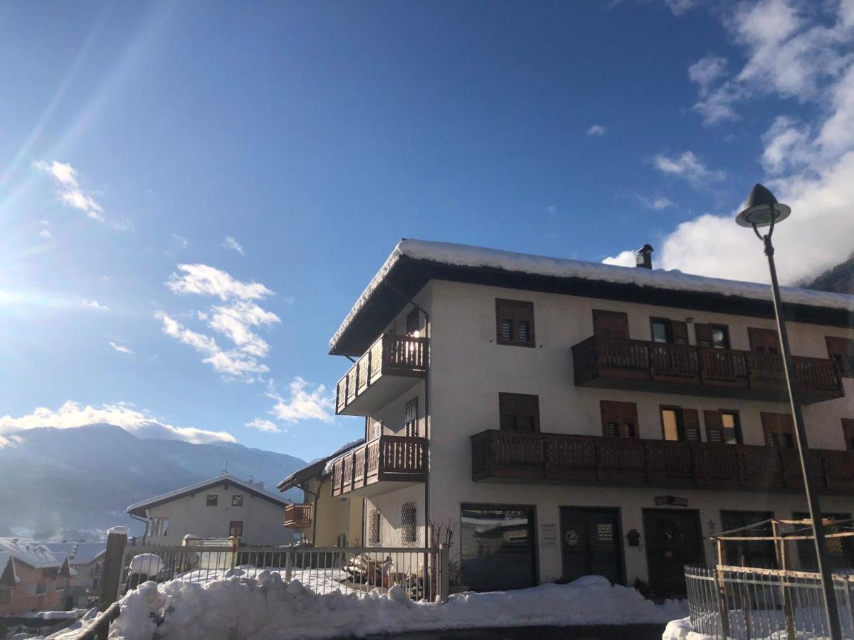 Casa Marina Appartement Malè Buitenkant foto